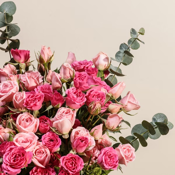 Graceful baby roses vase